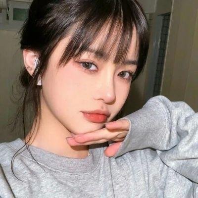 这名男子，捡到了人鱼。